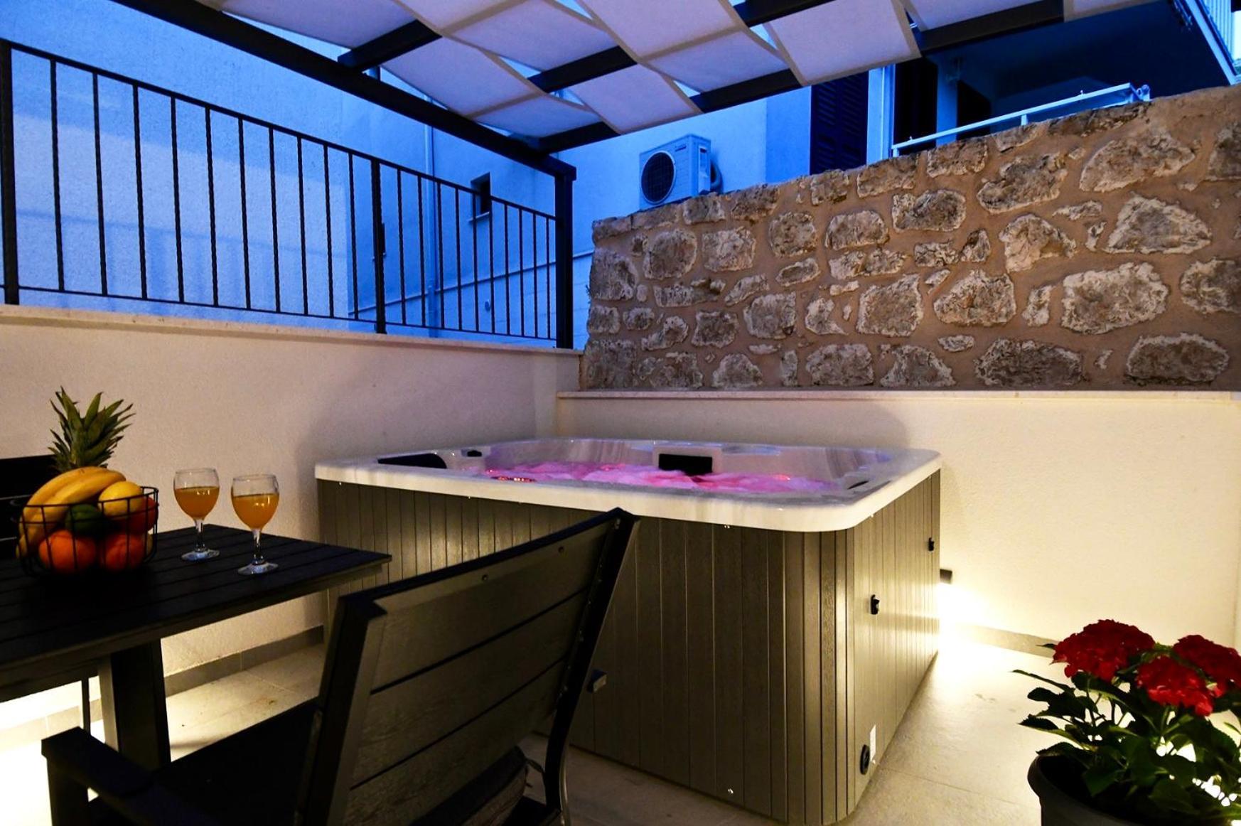Jacuzzi Apartment Minnie Ragusa Esterno foto